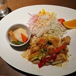 Pukupuku - メイン皿：日替わり定食（豚肉の野菜炒め）