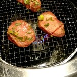 焼肉 ギュービッグ - 