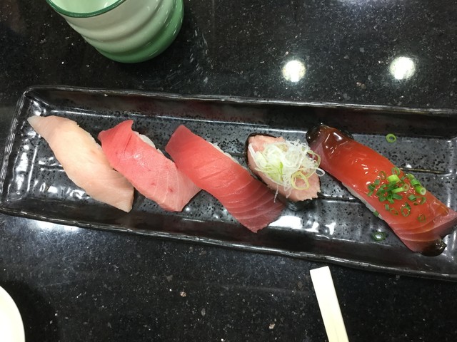 ジャンボおしどり寿司 アクロスプラザ東神奈川店 - 大口/回転寿司