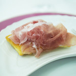 ペレグリーノ - モデナのモーラ・ロマニョーラ黒豚の腿肉で作られる生ハム、それに合わせて揚げパイ、トルタフリッタ