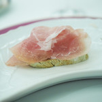 ペレグリーノ - クラテッロ・ジベッロと北イタリアのピエモンテの良質な発酵バターと平焼きパンの組み合わせ