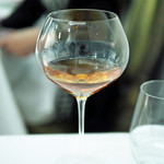 ペレグリーノ - 白ワイン、エミリアロマーニャで作られるマルバジュアを使った葡萄の皮を一緒に漬けて醸造したワイン