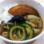 CUP CUP - 季節の野菜カレー（５８０円）。