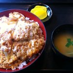 亀鶴庵 - ＤＸカツ丼(味噌汁・お新香付き)