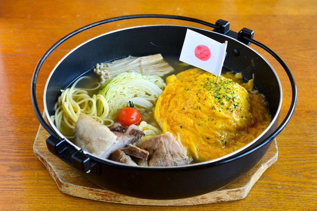 オムライス専門店＆ハワイアン酒場アロハ（オムライスセンモンテンアンドハワイアンサカバアロハ） - 新富士（ダイニングバー）の写真