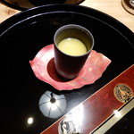 御料理 光安 - まとひょう（みかん）の葛湯