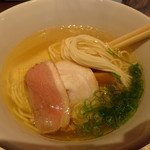 麺アップ、、麺を崩すのが勿体ない