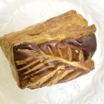 ビゴの店 東京本店 - ショーソン オ ポム(ミートパイ)292円