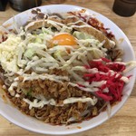 ラーメン 登良治郎 - 小ラーメン+割と辛い汁なし（ニンニク+マヨネーズ）