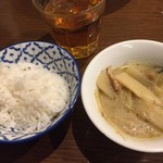 ティーヌン - シメに半ライスとグリーンカレー。