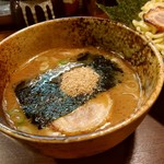 つけ麺屋 ひまわり - 【2018.1.22(月)】特製つけ麺(大盛・400)1,000円のスープ