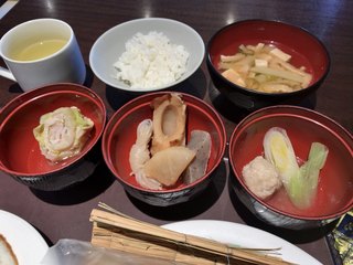 Hoteru Besutorando - つくばの朝食(\1,100)　冬のあったか鍋（豚バラ肉と白菜のミルフィーユ鍋、おでん、鶏つみれと長ねぎのみぞれ鍋）　具だくさん味噌汁