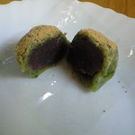 田中清月堂 - 草餅断面