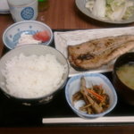 和食居酒屋 藤喜丸 - 焼魚定食850円！（まぐろハラス）ご飯・味噌汁おかわり自由。漬物取り放題！