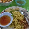 Khao Soi Lam Duan Fa Ham - 料理写真:イスラム風の鳥のから揚げと黄色いご飯　40バーツ（約140円）