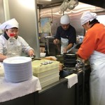 山越うどん - 厨房風景