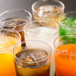 All-you-can-drink soft drinks (drink bar)