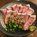 村崎炊鶏研究所 - 豚タンポン酢