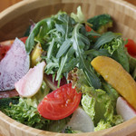 Seasonal vegetable detox salad