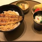 うなぎ処　岡 - うな丼