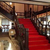 華正樓 新館 - 隣が売店