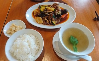 彩雲瑞 - 牛肉と野菜の甘辛炒め