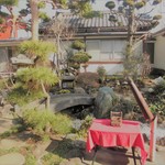 Kappou Miyoshi - 中庭を望む