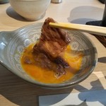 天ぷら 和牛すき焼専門 もりした - さっとお肉を卵に絡めて、ご飯と一緒にほうばる