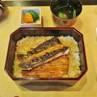 天然うなぎ しま村 - 養殖うなぎの焼きめ