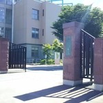 弘大カフェ - 2017.6⑧ 弘前大学正門♪