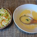 洋食カフェもみじ堂 - コールスローサラダ＋コンポタージュ：週替わりドリア（ミートソースといんげんのドリア）