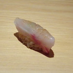 鮨 さかい - ◆ノドグロ（対馬）昆布〆・・軽く締めることで脂の旨みよりも本来の旨みが強調され美味しい。