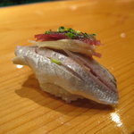 天寿し - 〆た小鯵に茗荷と羅臼昆布