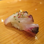 天寿し - イサキに錦胡麻