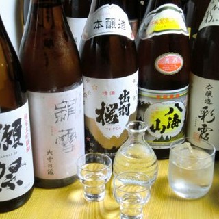 日本酒はワイングラスで350円から生ビール中ジョッキ390円