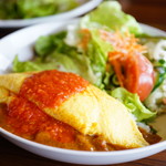 グリル チンチン - オムカレーライスランチ (サラダ付き) (￥1,000)