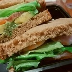 上島珈琲店 - 海老が主役のアボカドサンド