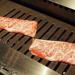 焼肉 肉縁 - 「神戸牛3点盛り」ザブトン