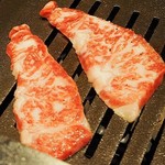 焼肉 肉縁 - 「神戸牛3点盛り」カルビ