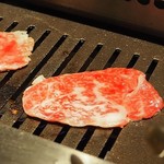 焼肉 肉縁 - 「神戸牛3点盛り」ロース