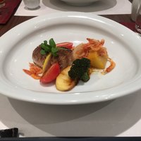 日本料理若林 - 蕪 桜海老餡かけ、ブロッコリー素揚げ、千葉県かます炙り棒鮨
                フルーツトマト、林檎炒め。バーナーで炙ったかますはしっとりと。甘みを感じず粒立ち良い酢飯は好み。