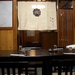 石ばし - テーブル席