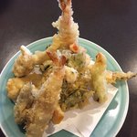 手打蕎麦 はしば - 天ぷらの盛り合わせ