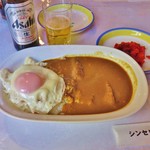 シンセリティ - カレー中＆目玉焼き