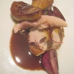 ル・ヴァンキャトル - リクエスト食材：ブレス産ホロホロ鳥、フォアグラ　赤ワインソース　まるで別物＆本気火入れで美味。