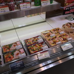 京樽 - お店ショーケース　海鮮丼など