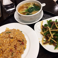 梅蘭 御茶ノ水ワテラス店 - 週替わりランチ/チャーハン定食