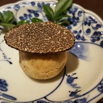 馳走 啐啄一十  - ①トリュフクッキーの黒トリュフのせ