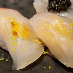 馳走 啐啄一十  - ⑥ 蝦夷馬糞雲丹(北海道根室産)を
      　真鱈(山形県由良産・5日熟成)で巻いて