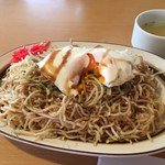 れんがya - ソースで好みの濃さに味付けします。